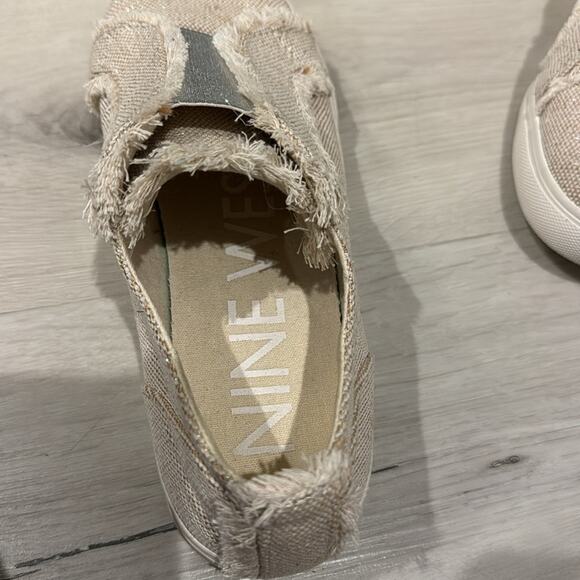 Nine West NWOT Canvas with Metallic Sneakers with Silver front detail. - Picture 9 of 9